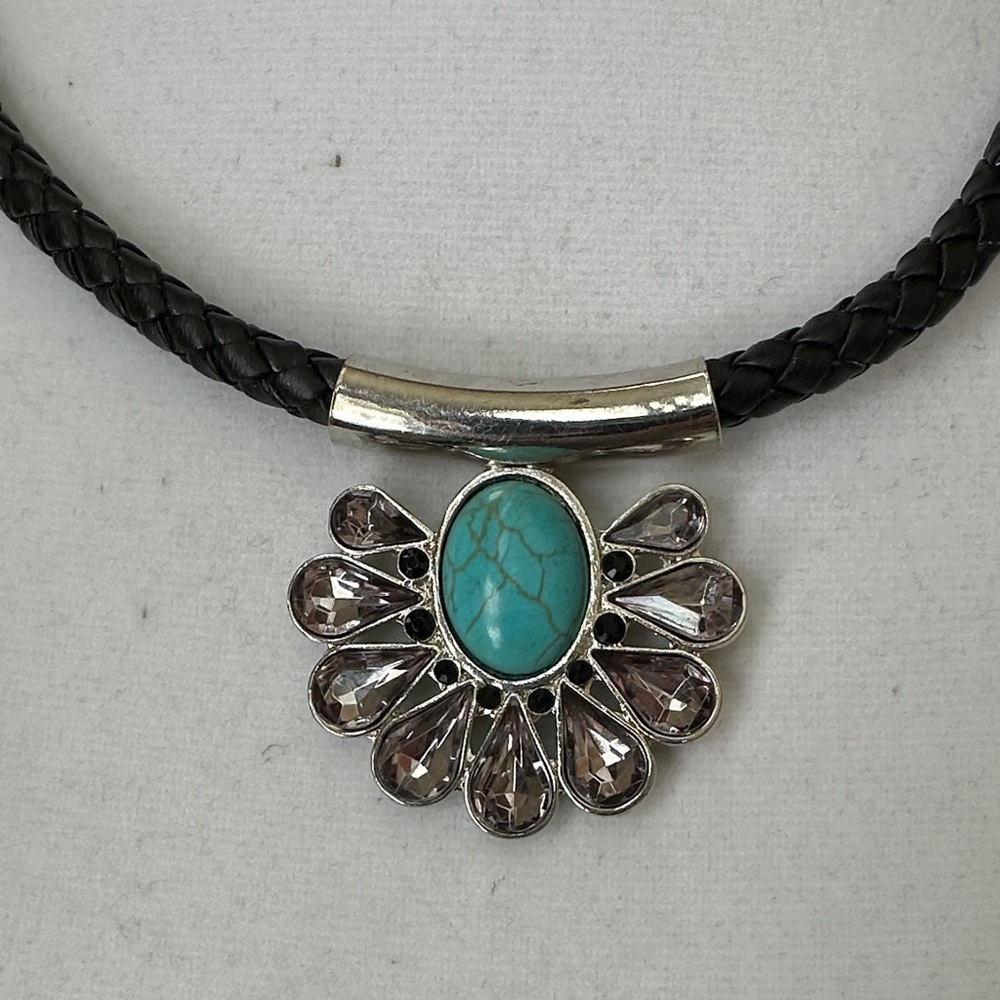 Statement Necklace - Picture 3 of 9